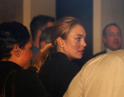 Judecătorul a trimis pe Lindsey Lohan la o clinică de reabilitare, o bârfă