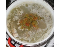 Суп курячий з маринованими огірками, кулінарний рецепт з фотографіями