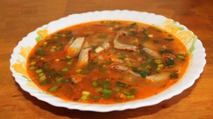 Supă cu șprot în sos de roșii - o opțiune bugetară pentru familie