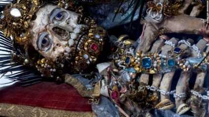 Secretele bisericii catolice prețioase schelete ale primilor creștini