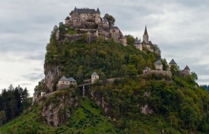 Таємниці, які приховують середньовічні замки
