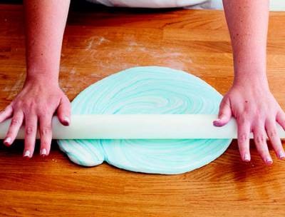 Prăjituri cu mâinile lor - cum să comande secretele de mastic de zahăr, revista pentru femei