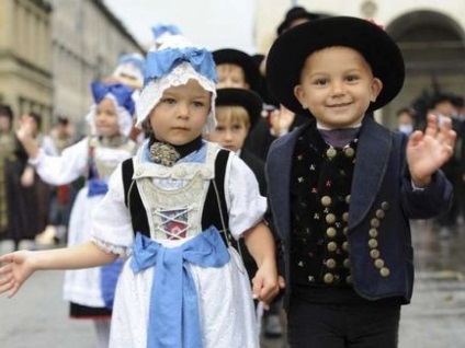 Hagyomány az oktatás és szokatlan tilalmakat a különböző országokban