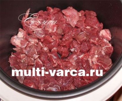 Masa de varza cu carne, cartofi si rosii intr-un multivariat