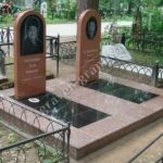 Plasarea plăcilor de granit în cimitir