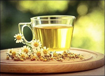 Ceaiul calmat pe plante medicinale va ajuta să adormiți adulții și bebelușii