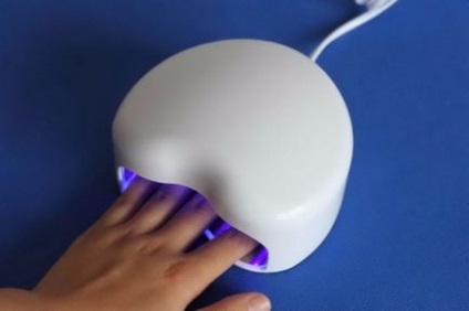 Чи шкідлива УФ лампа для нігтів - відповіді і корисна інформація про лід лампах