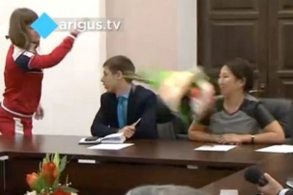 În Ulan-Ude, campionul mondial a aruncat un buchet în fața secretarului de presă (actualizat) societatea politicii de informare