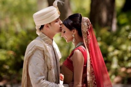 Culori strălucitoare ale dragostei sau nunții indiene