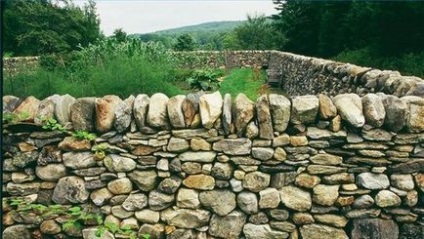 Piatra de gard cu mâinile proprii - cum să construiască un gard de piatră în țară, ideile mele pentru dăruire și grădină