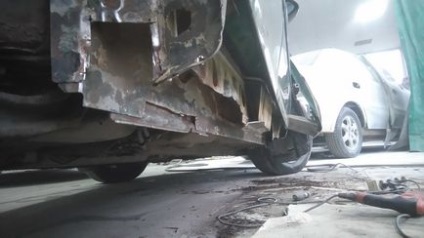 Csere küszöb Opel Vectra - száz (küszöb hegesztés) Csere küszöb Opel Vectra - Száz