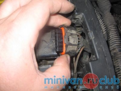 Заміна свічок запалювання на opel zafira 2007 1