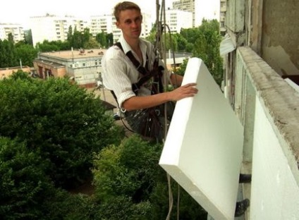 Ferestrele de pe sudoarea balconului - ce să faci cu condensatul