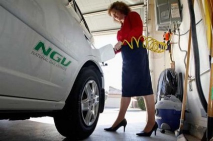 Заправка автомобіля газом в домашніх умовах