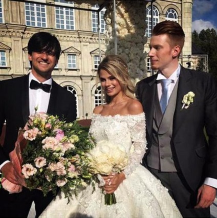 Háttérbe szorította a menyasszony „Alla Pugacsova jött unokája esküvő fehér ruhában