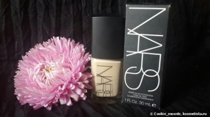 Зірка зарубіжного youtube тональний засіб nars sheer glow foundation у відтінку light 3 gobi