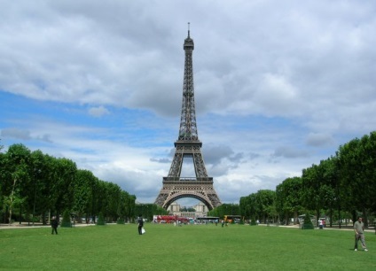 10 Місць, де найкраще фотографуватися з Ейфелевої вежею все про Париж!