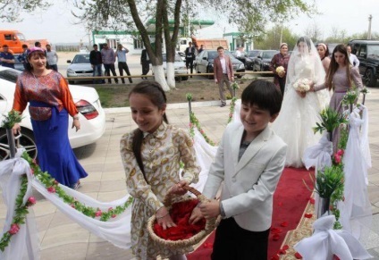 13 Фото про те, якою насправді буває чеченська весілля