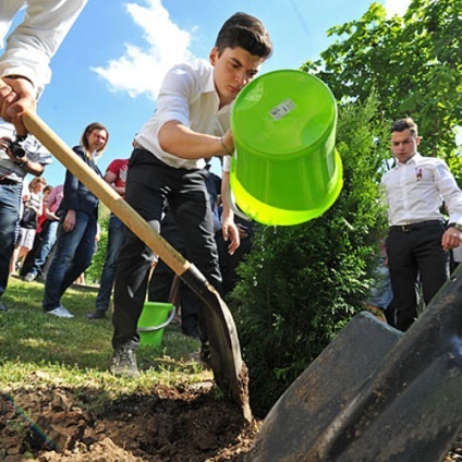 13 Idei de cadouri pentru școală de la absolvenți pentru o memorie lungă