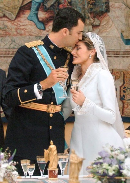 8 Cele mai renumite sărutări de nuntă ale persoanelor regale