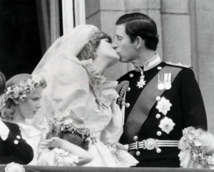 8 Cele mai renumite sărutări de nuntă ale persoanelor regale