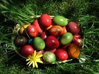 És hogyan, hogyan kell festeni húsvéti tojások élelmiszer színezékek