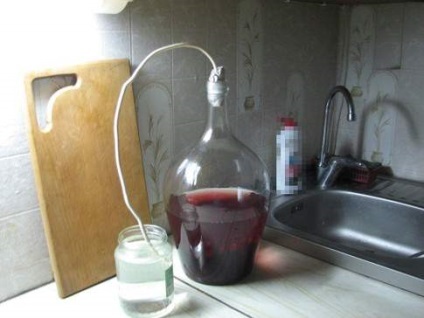 Аксесуари для вина домашнього приготування