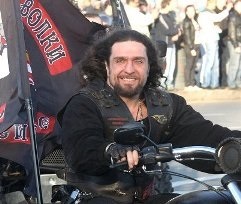 Biker sebész életrajz - szól Moto (életrajz) Biker sebész életrajz - szól Moto