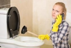 Mi a teendő, ha nem hagyja el a vizet a WC és a fürdőszoba a lakás, vagy magánlakás (ki) Mi a teendő, ha nem hagyja el a vizet a WC és a fürdőszoba a lakás, vagy magánlakás