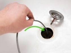Ce trebuie să faceți dacă apa nu se stinge în toaletă și în baie într-un apartament sau într-o casă privată
