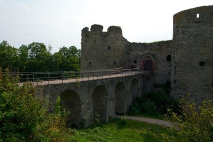 Ce să vedeți pe drumul de la St. Petersburg la Pskov