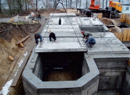 Pardoseala din beton, fundație, construcția unei podele din FBS, o soclu dintr-un bloc de ciment,