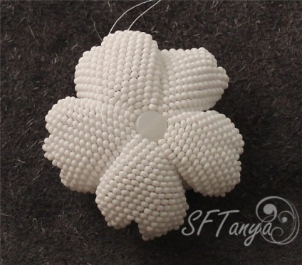 Floare cu margele (trandafir sau camelie), totul despre margele si beadwork