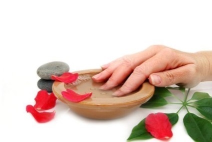 Дистрофія нігтів на руках - причини, різновиди і способи лікування