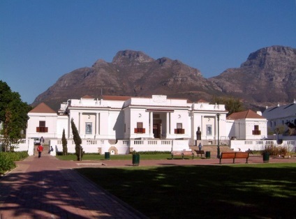 Cape Town tur este un patrimoniu cultural pe care îl puteți vizita - monumente, muzee, temple, palate și