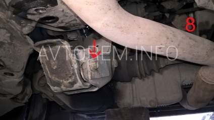 Raportul foto care descrie înlocuirea pernei din spate a motorului auto daewoo lanos, daewoo