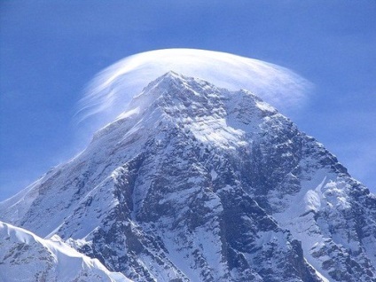 Muntele Everest (Jomolungma) - cel mai înalt vârf din lume