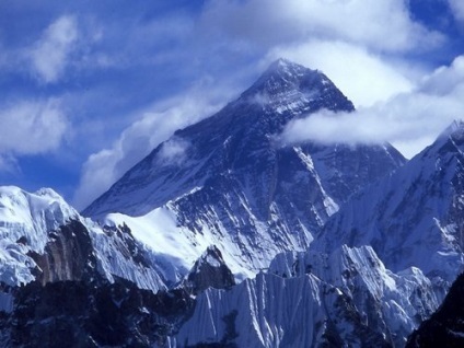 Muntele Everest (Jomolungma) - cel mai înalt vârf din lume