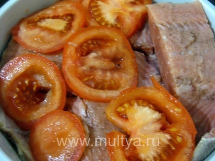Gorbushka cu roșii și brânză aburată în multivark