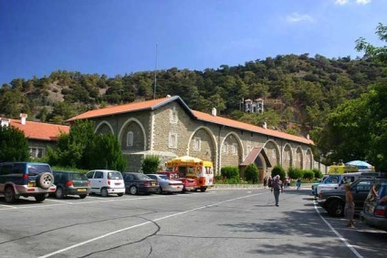 Munții Troodos (Cipru); sate, mănăstiri