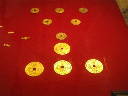 Mormintele împăraților din dinastia Ming, vizitarea mormântului din Dinlin
