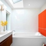 Інтер'єр ванної кімнати сучасний дизайн суміщеної ванни з вікном в квартирі