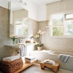 Design interior interior de baie, modern, al unei băi combinate cu o fereastră în apartament