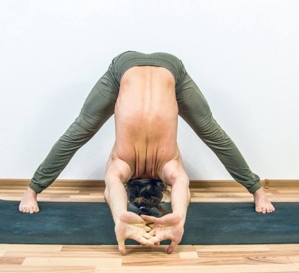 Yoga cu coxartroză a tratamentului articulațiilor de șold, complex de urvzhneny