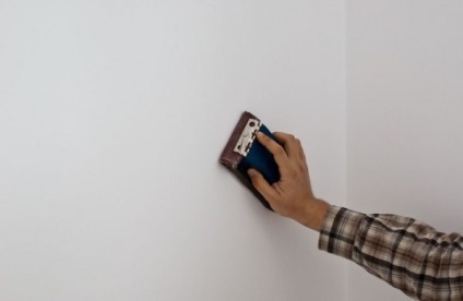 Як клеїти шпалери на бетонні стіни правильно