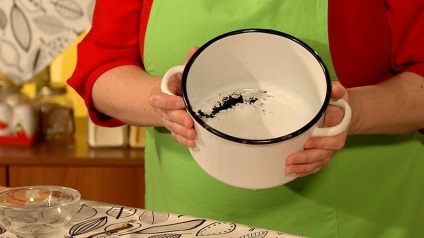 Як очистити емальовану каструлю від пригару всі способи видалення пригоріла їжі