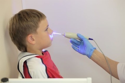 Cum să înțelegeți că un copil are metode adenoide de diagnostic, gât