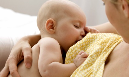 Cum să hrăniți un nou-născut cu sân, amestec