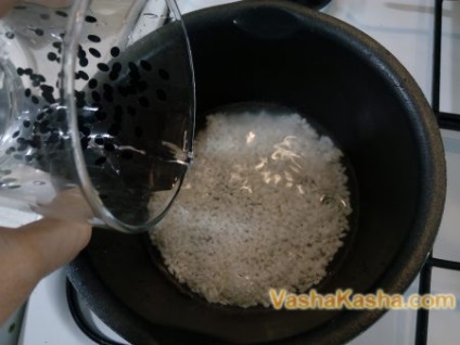 Як приготувати рисову кашу для першого прикорму