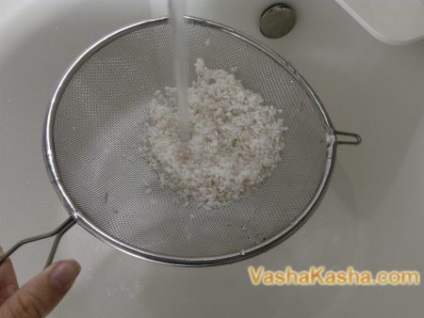 Як приготувати рисову кашу для першого прикорму